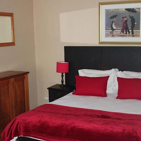 25 On Fitzpatrick Apartment Parow Luaran gambar