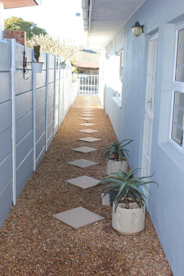 25 On Fitzpatrick Apartment Parow Luaran gambar