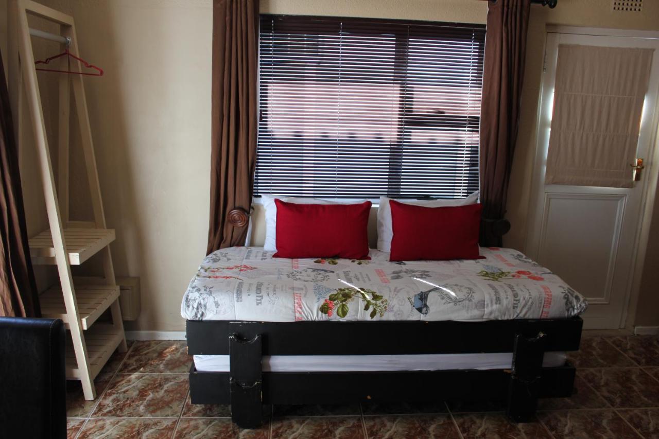 25 On Fitzpatrick Apartment Parow Luaran gambar