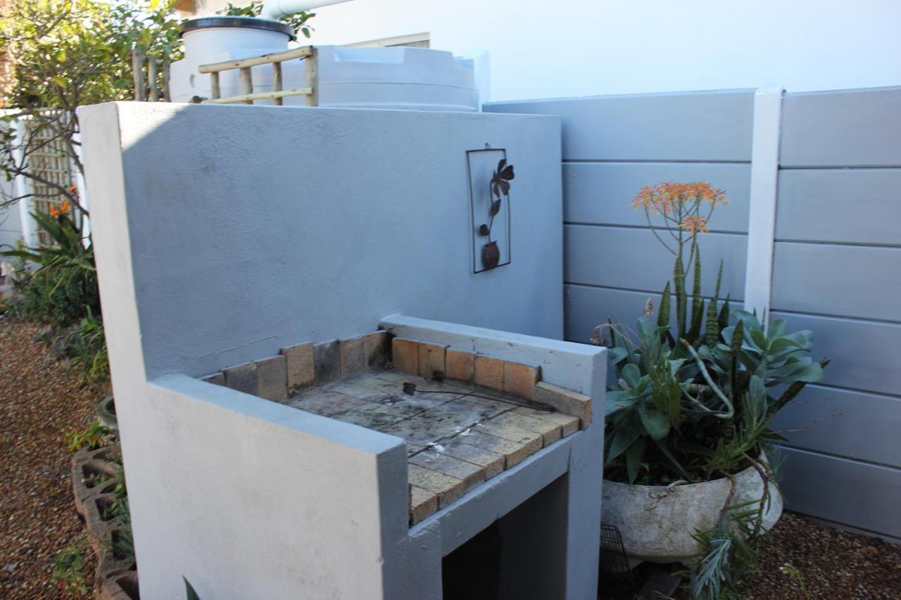 25 On Fitzpatrick Apartment Parow Luaran gambar