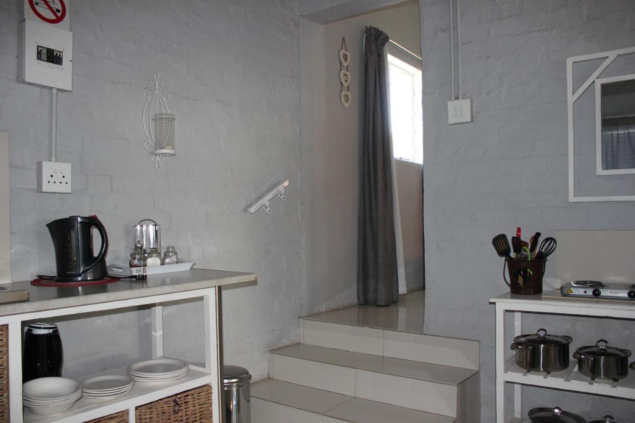 25 On Fitzpatrick Apartment Parow Luaran gambar