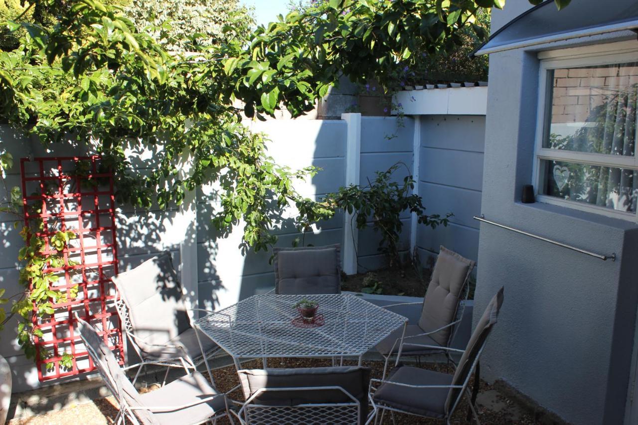 25 On Fitzpatrick Apartment Parow Luaran gambar