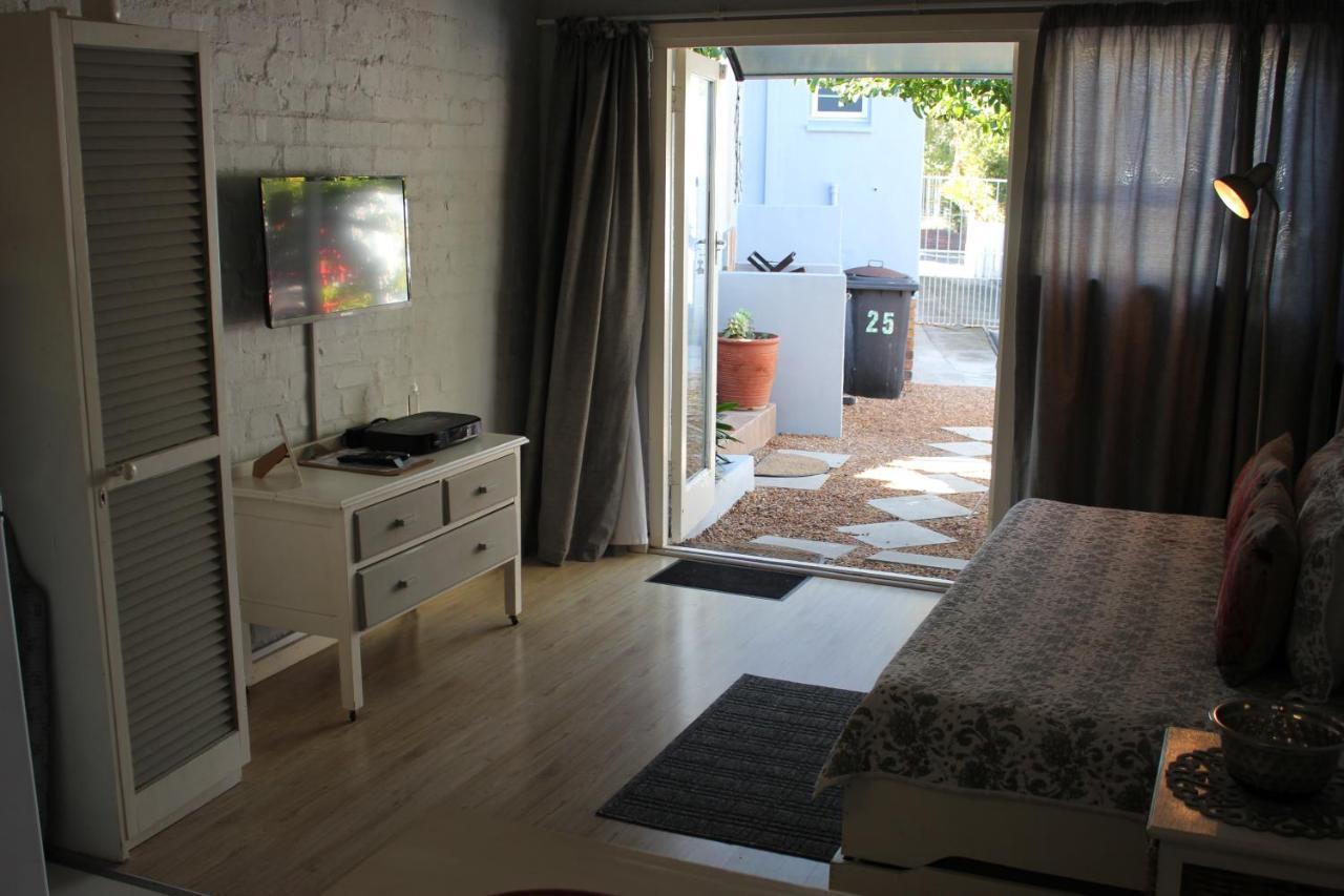25 On Fitzpatrick Apartment Parow Luaran gambar