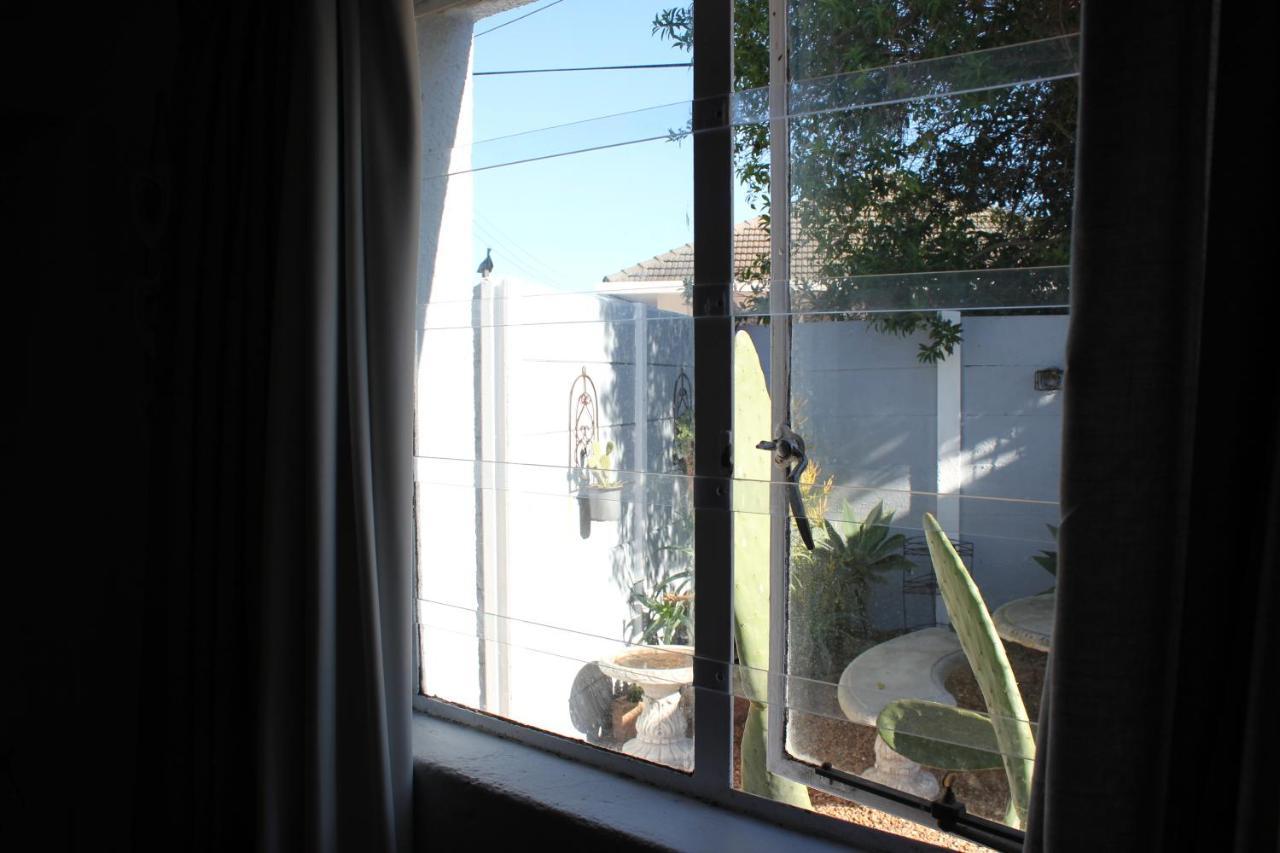 25 On Fitzpatrick Apartment Parow Luaran gambar