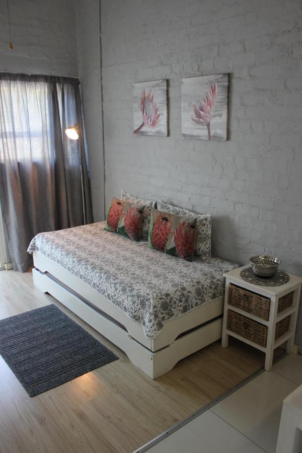 25 On Fitzpatrick Apartment Parow Luaran gambar