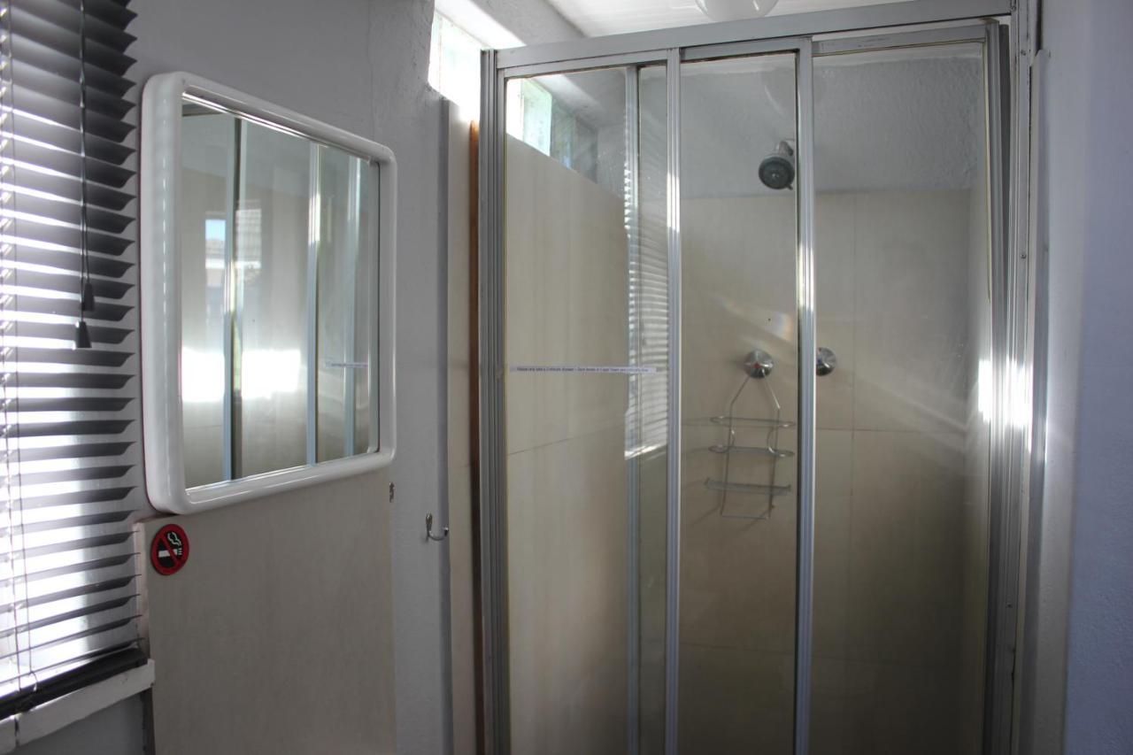 25 On Fitzpatrick Apartment Parow Luaran gambar