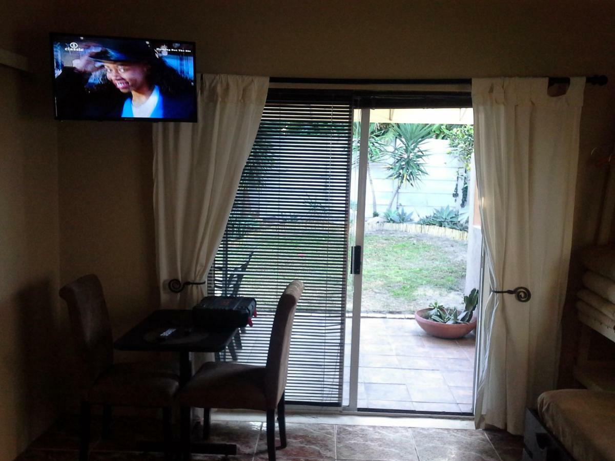 25 On Fitzpatrick Apartment Parow Luaran gambar